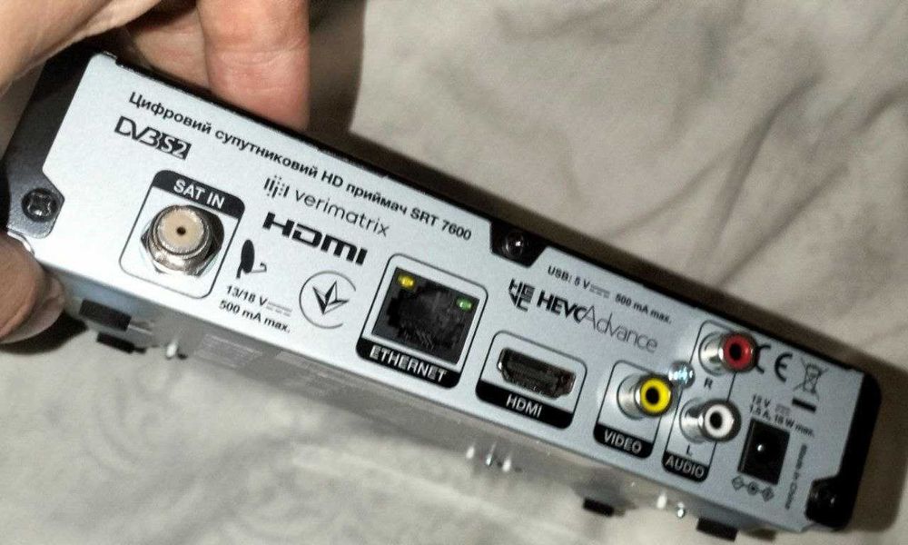 Цифровий спутниковий HD приймач Viasat SRT 7600