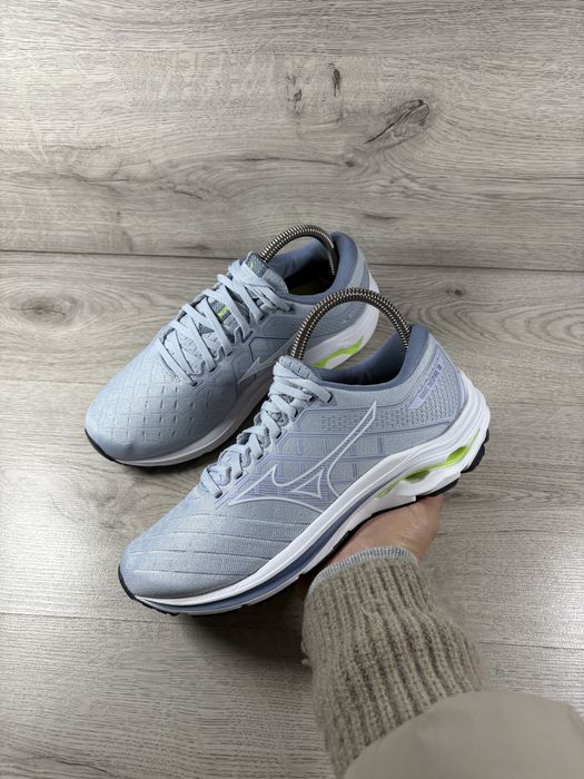 Mizuno Wave Inspire 18 жіночі кросівки в зал 38 розмір