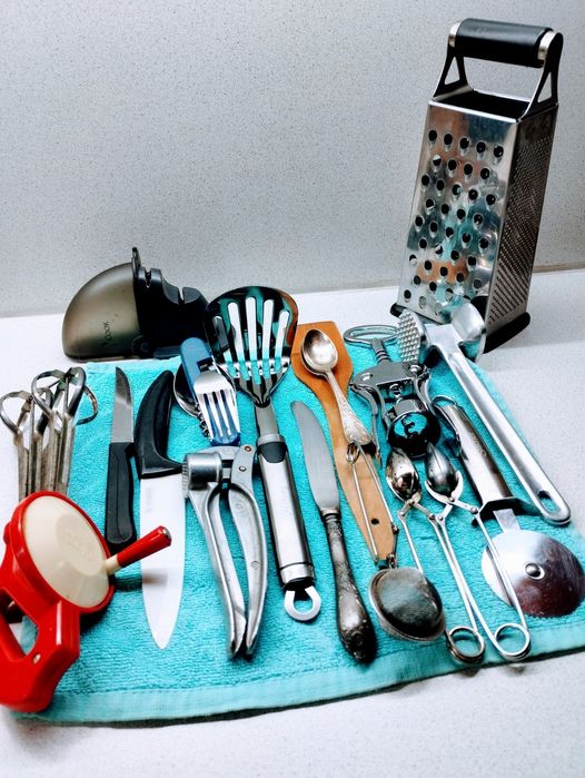 Набор кухонных качественых принадлежностей для молодой хозяйки