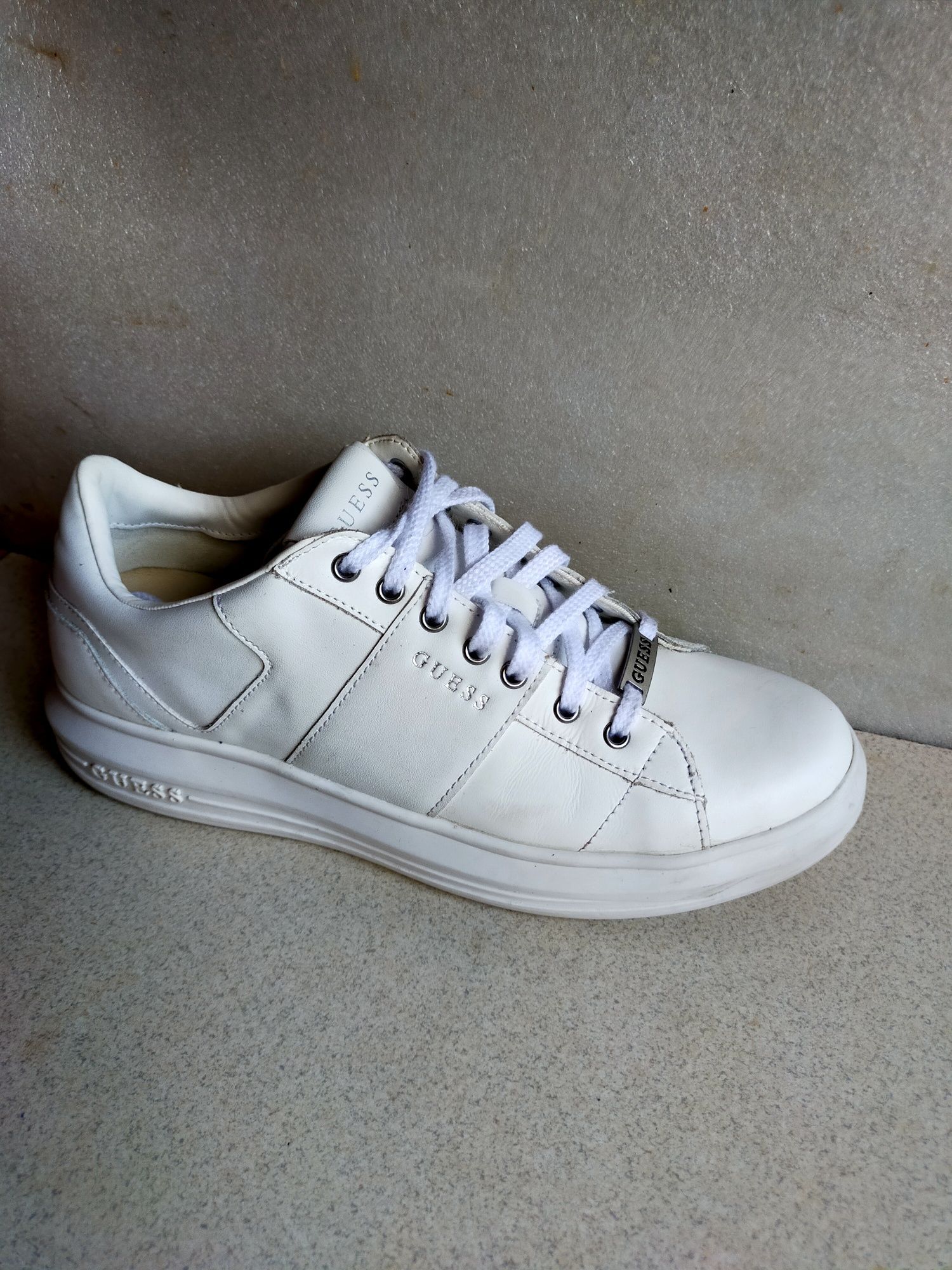 Buty Sportowe Guess 42