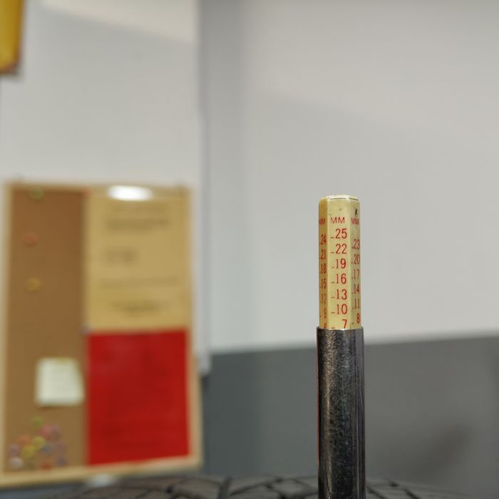 215/55/18 XL Sprzedam parę opon całorocznych Goodyear