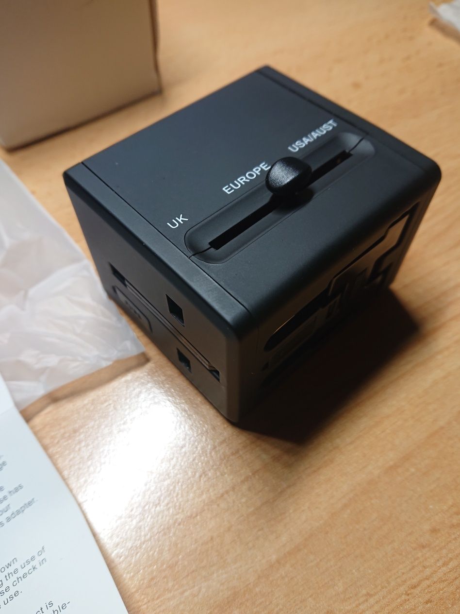 Adapter podróżny przejściówka UK USA EUROPA USB wielofunkcyjny Etui