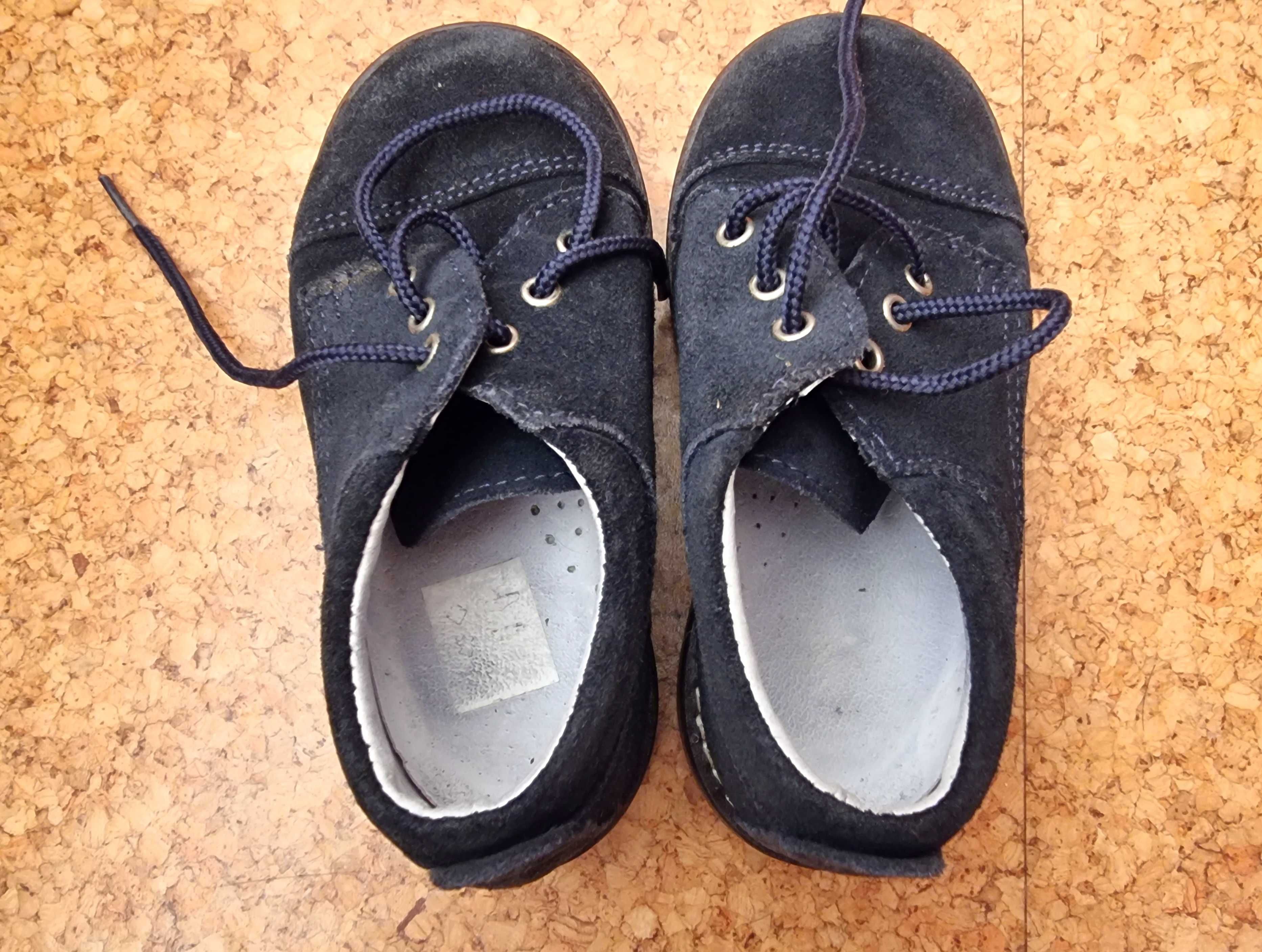 Sapatos azuis escuros, tamanho 24