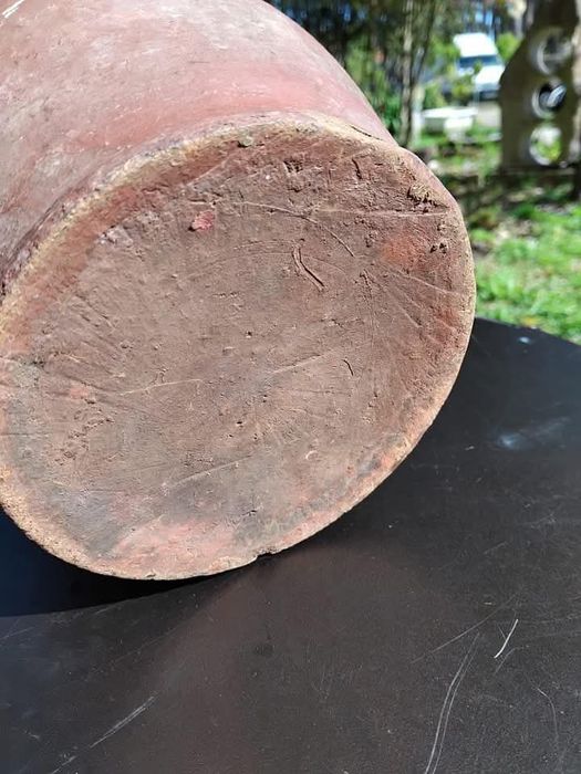 Bilha antiga em barro