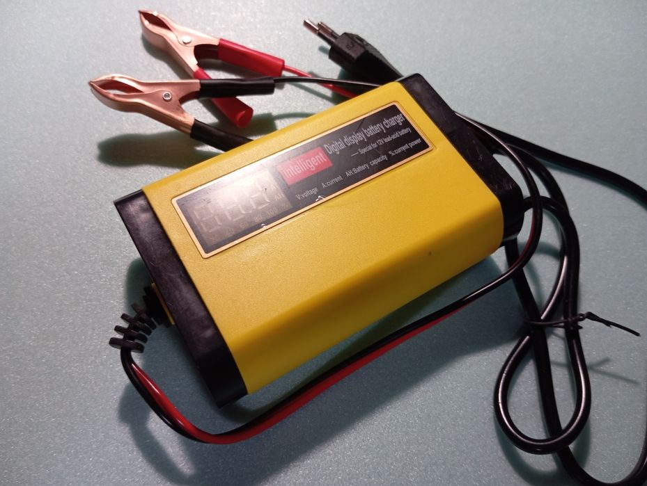 Зарядное устройство 12В 2А автоматическое. Новое. До 60Ач.