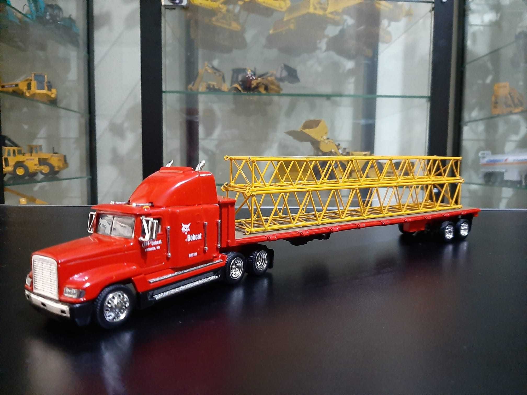 Miniatura Bobcat Freightliner 1:50 (Tonkin) NOVA