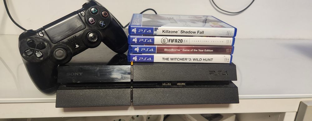 PlayStation 4 500 GB + Gry + Pad - Stan Dobry, Oryginalne Pudełko!