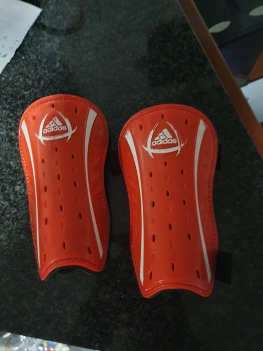 Caneleiras  adidas