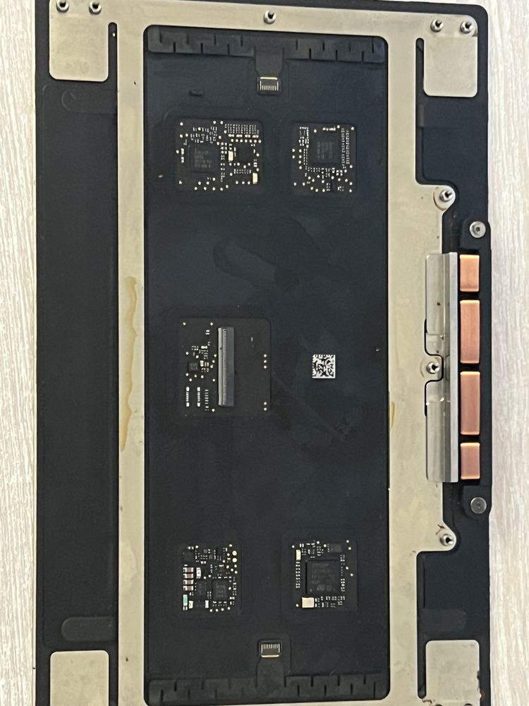 Macbook а2442 а2485 А3113 А1398 а1502 а1707 а1990 а2141  все запчасти