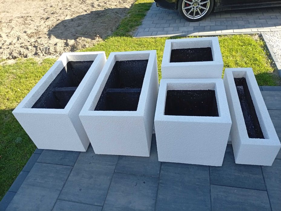 Donica. Donica ocieplana. Termo donica. Beton architektoniczny, tynk.