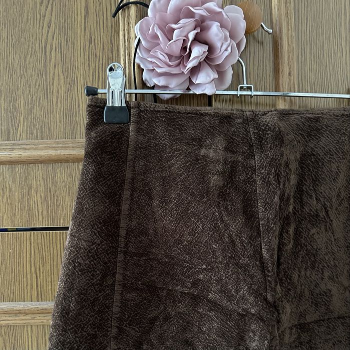 Дуже крута замшева спідниця в трендовому шоколадному кольорі,розмір XS