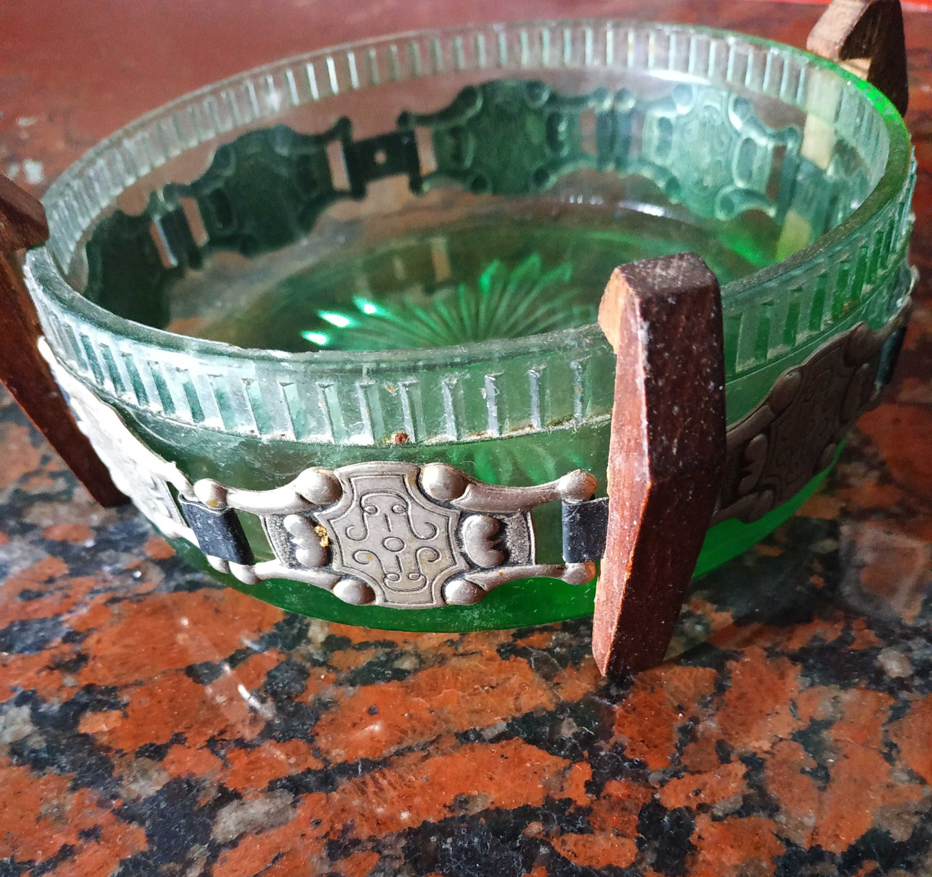 Конфетница ваза ссср салатник зеленое стекло в мельхиоре