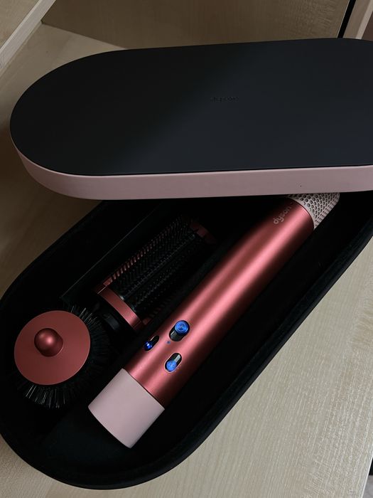 Dyson стайлер новий