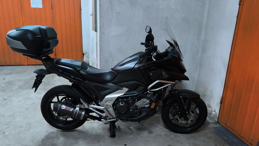 Honda NC750X 2022 com muitos extras