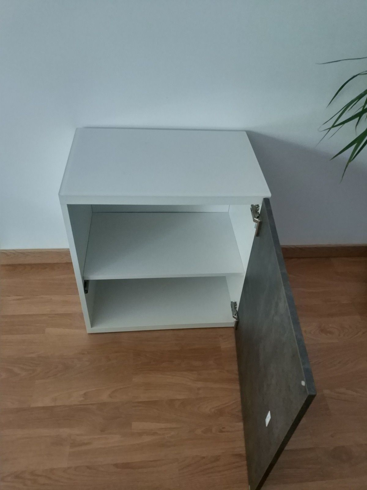 Estante IKEA branca BESTA | porta KALLVIKEN cor cinzenta | 1 prateleir