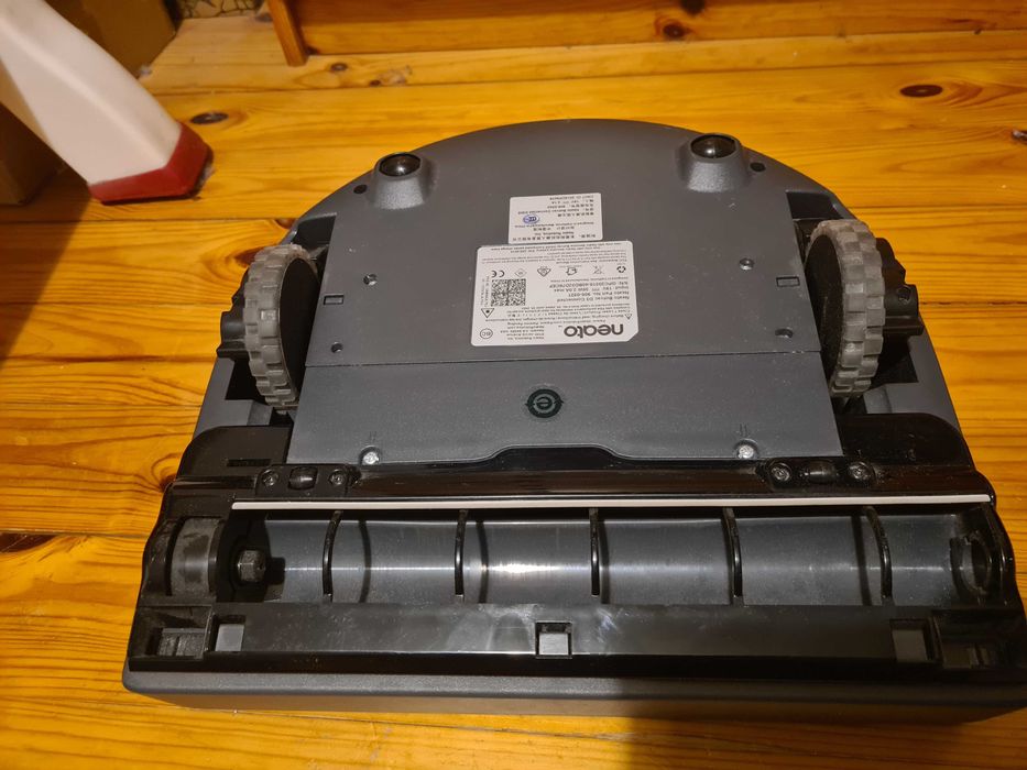 Robot odkurzający sprzątający Neato d3 connected