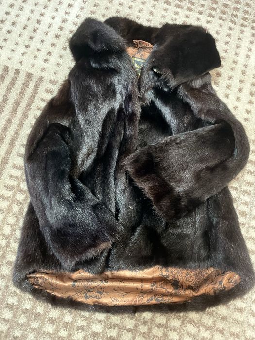 Продам натуральную шубку.