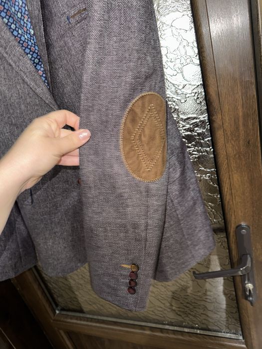 Піджак чоловичий коричневий дуже гарний 54-56 ог до 118см