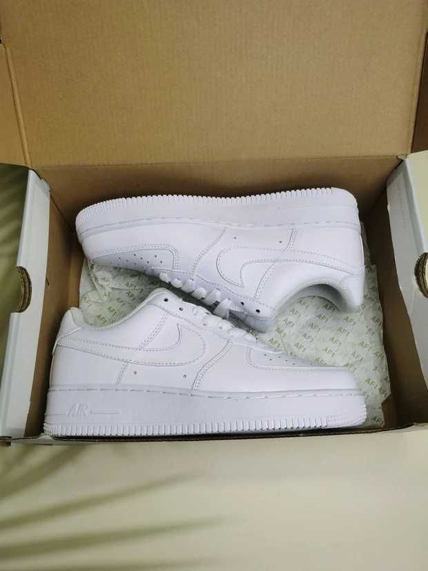 Nike Air Force 1 Low '07 White 45