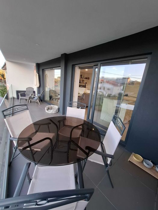 Vende se moradia V3 com 2 suites