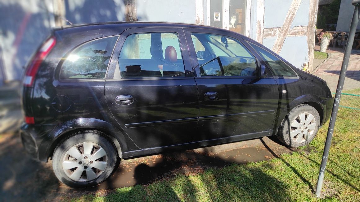 Sprzedam auto Opel Meriva  - auto uszkodzone.
