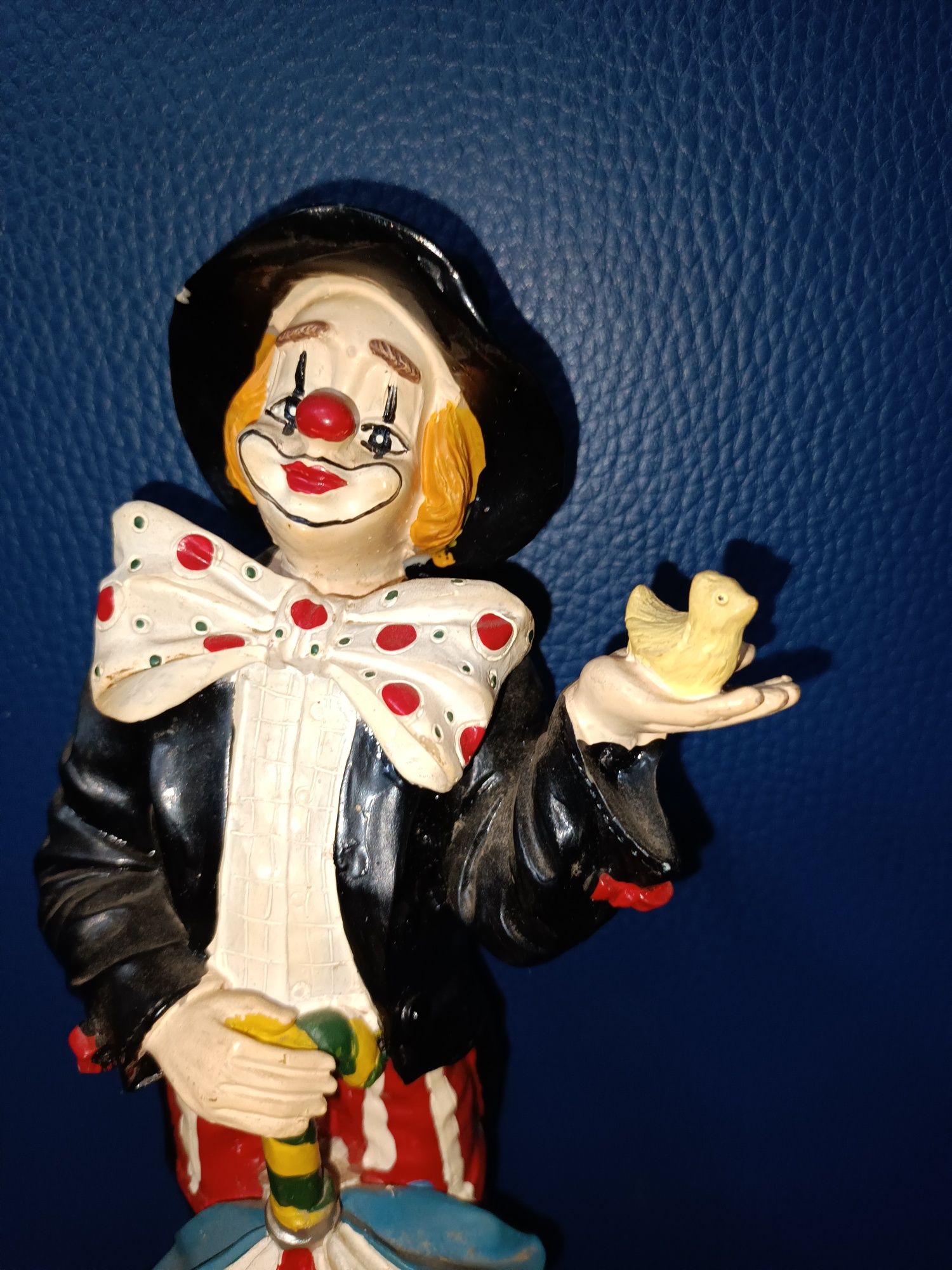 Klaun z parasolem figurka kolekcjonerska