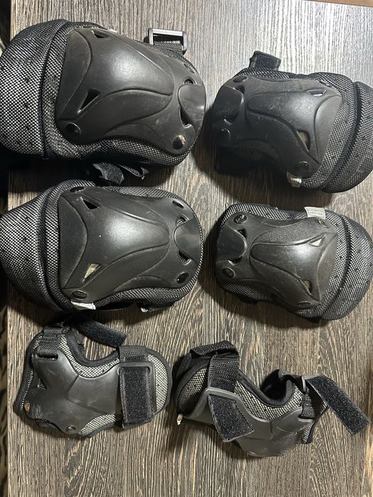 Комплект захисту для колін, ліктів, долонь.