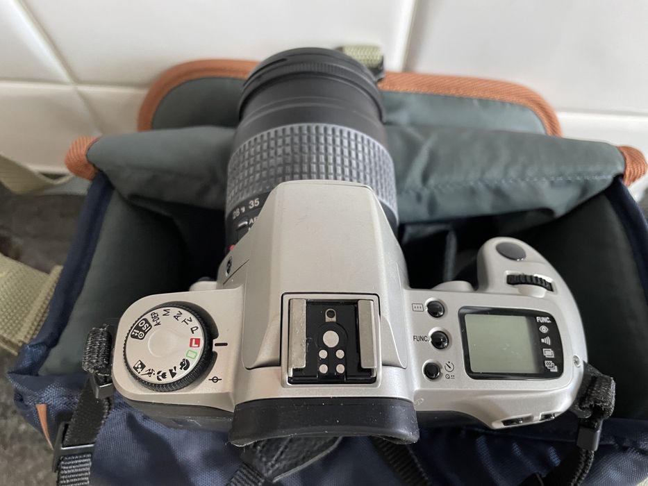 Canon EOS 500N + Lente 28-80 mm