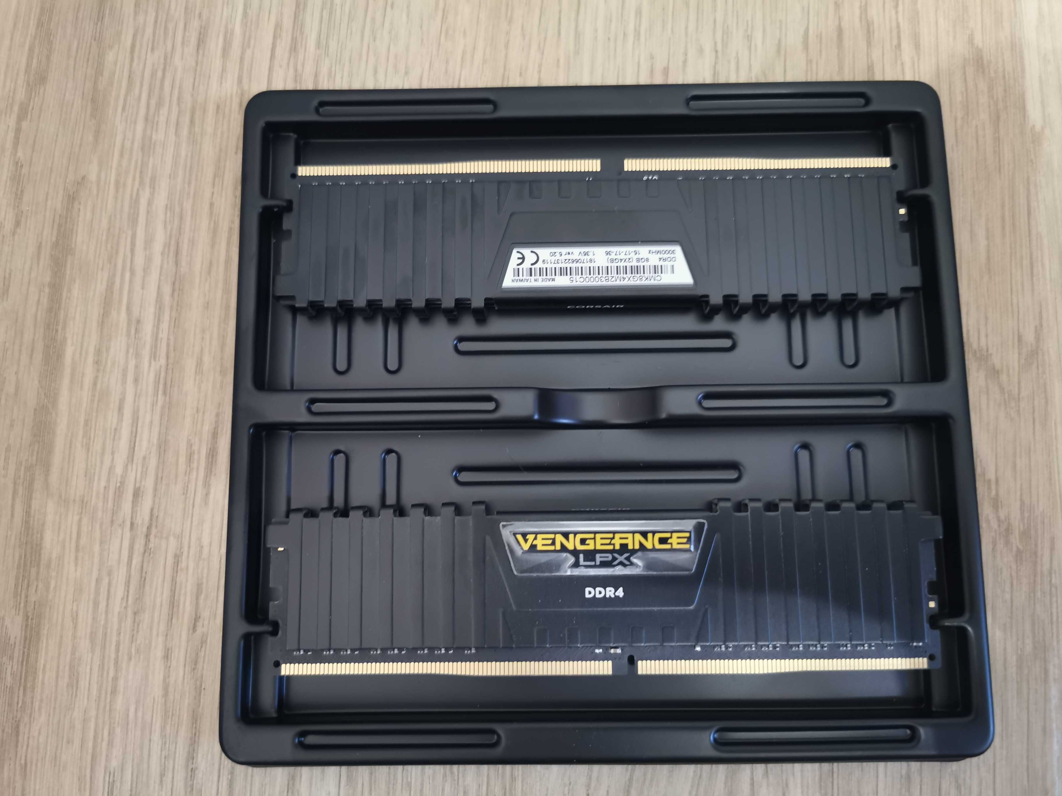 Pamięć RAM Corsair Vengeance LPX 16GB (2x8GB) DDR4 3000MHz CL15