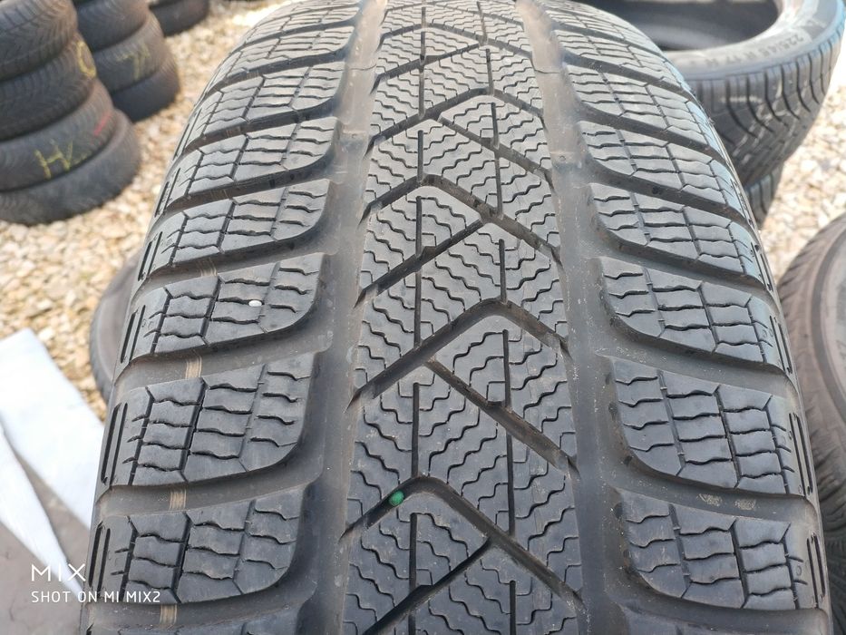 Opony Pirelli 215/55 r17 zimowe 17