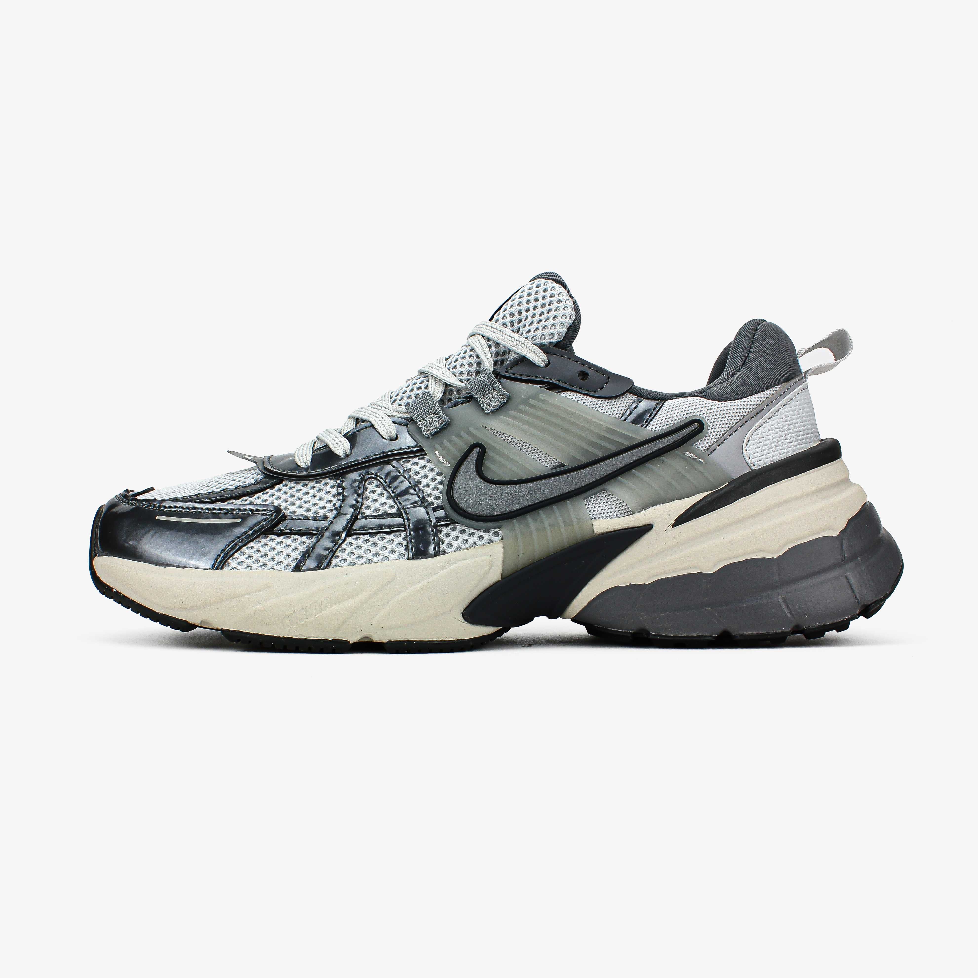 Чоловічі кросівки Nike V2K Run сірий з білим сріблом 522 ЯКІСТЬ