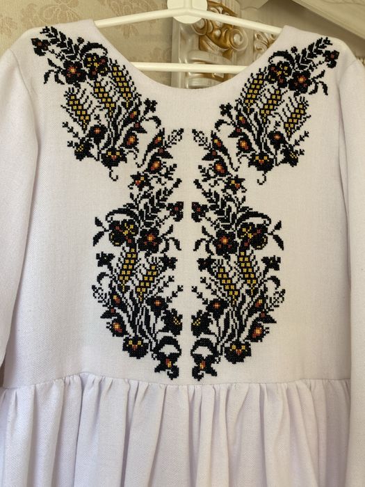 Вишиванка для дівчинки,плаття вишите 122