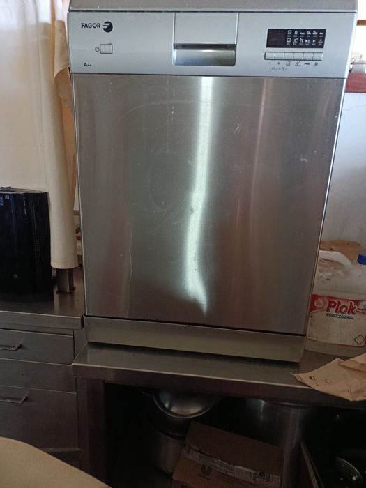 Máquina lavar loiça Fagor (avariada)