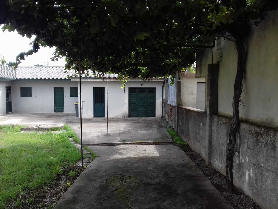 Vendo terreno (592 m2)