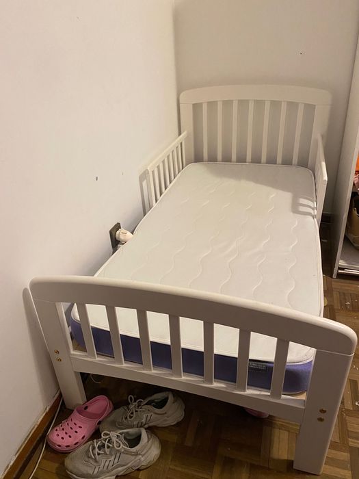 Cama infantil com protectores laterais + colchão