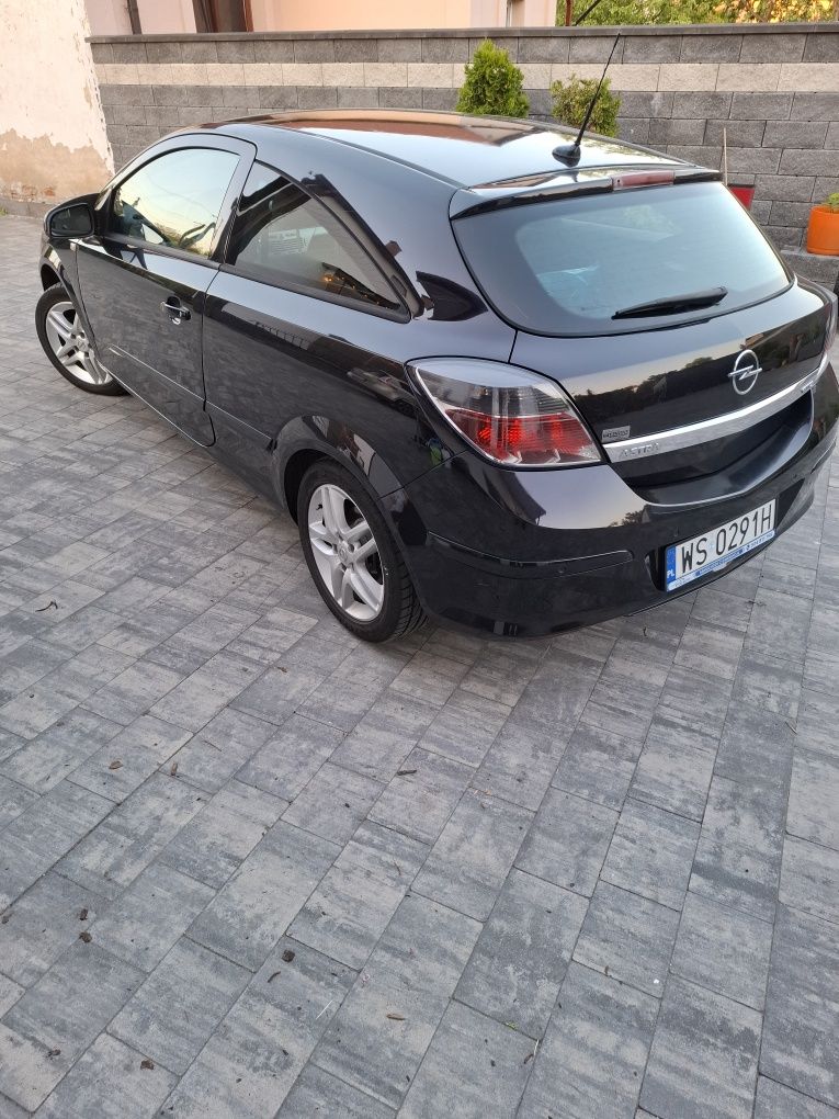 Opel Astra H  1.8 140km oryginał GTC.