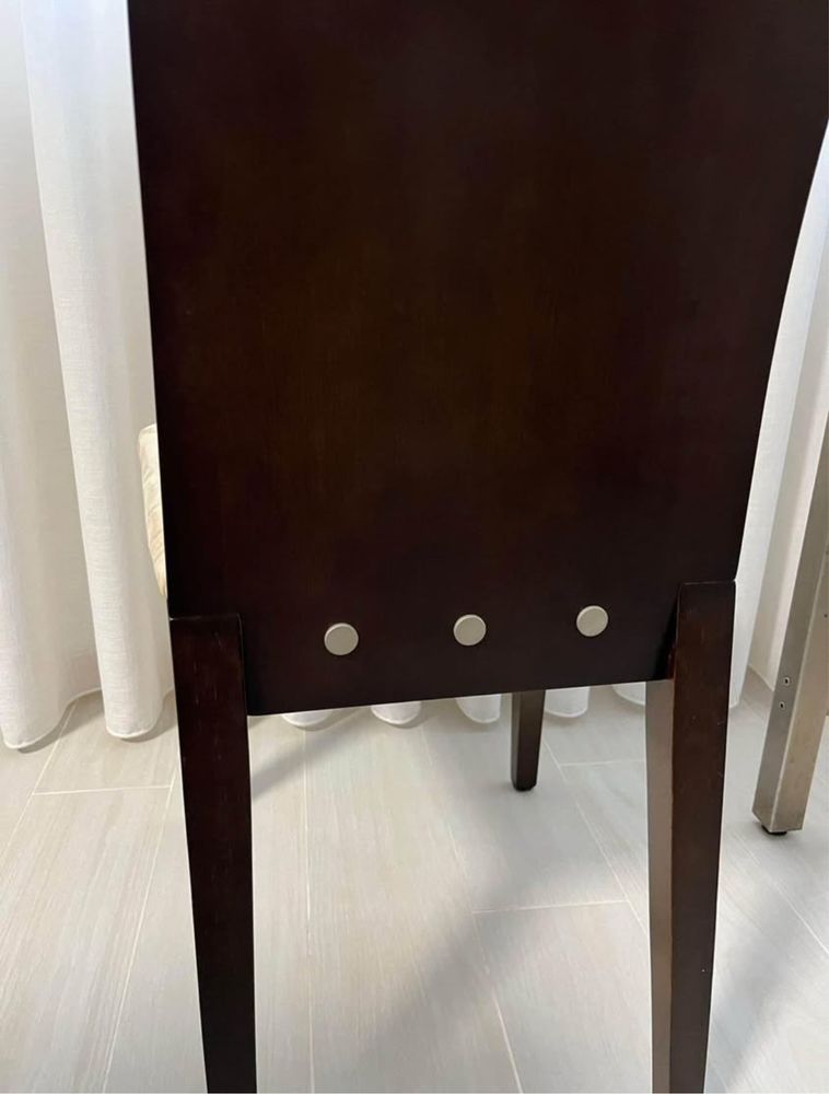 Mesa com 6 cadeiras