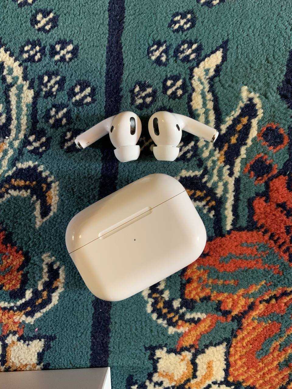 Airpods pro повний комплект, як нові