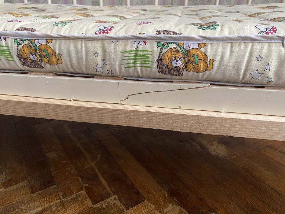 Безкоштовно! Дитяче ліжечко + матрац