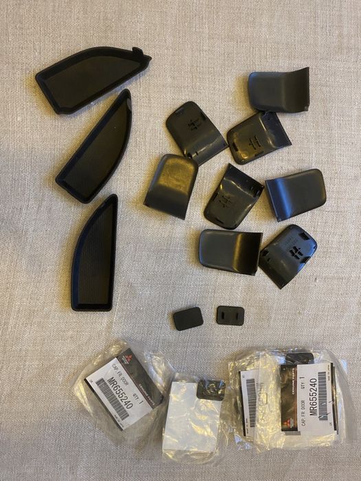 Пластик глянець салону Аутлендер 3 PHEV Outlander Sport ASX