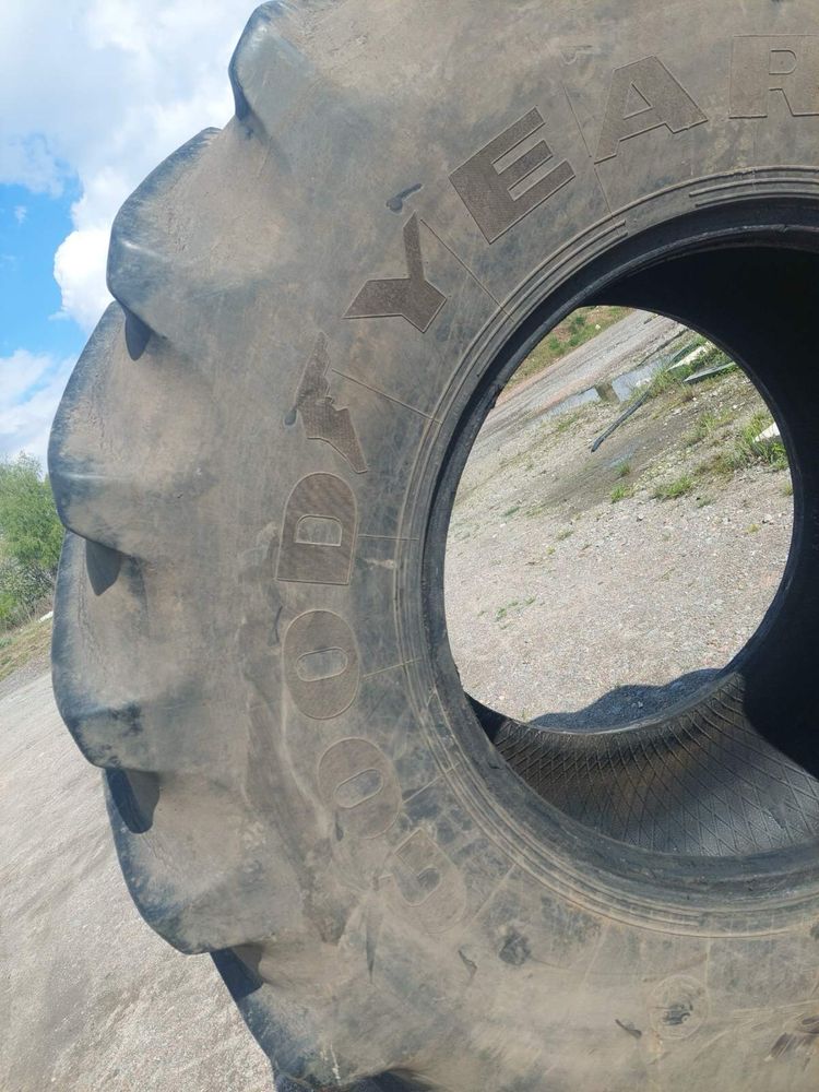 Продам шину 650/75р32 Goodyear