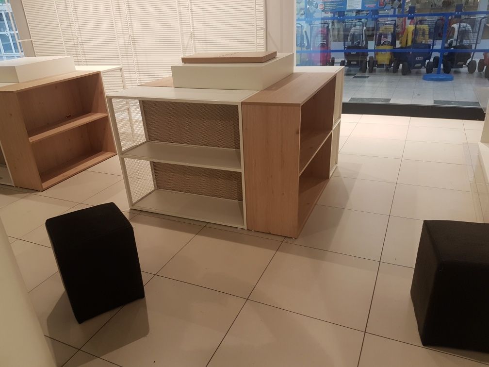 sprzedam wyposażenie sklepu obuwniczego