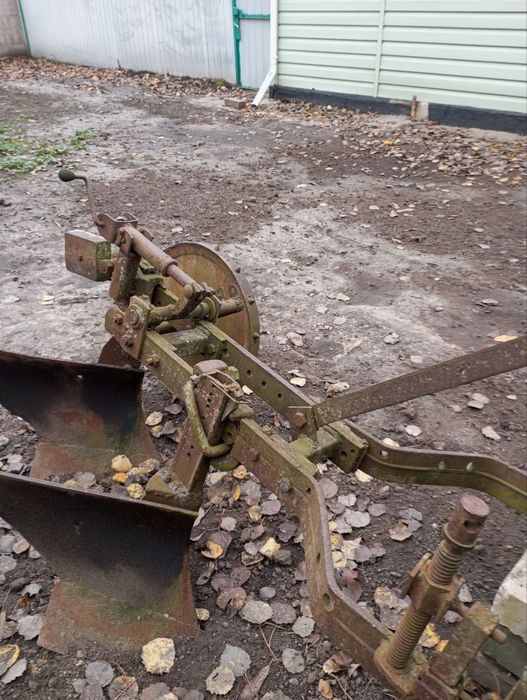 Продам Плуги 2х корпусні від т 25