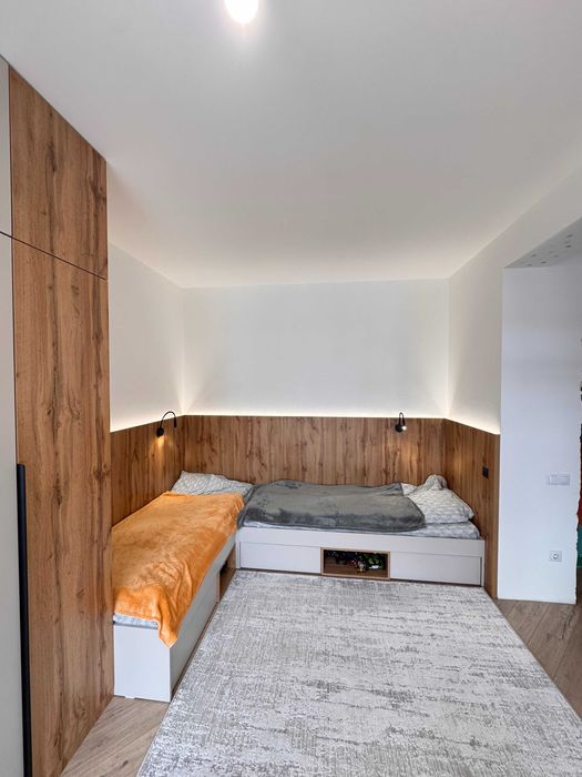 Сучасний котедж з ремонтом у районі Щасливого!