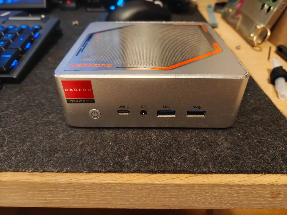Mini PC Ryzen 7  7735H Radeon 680M thunderbolt 4