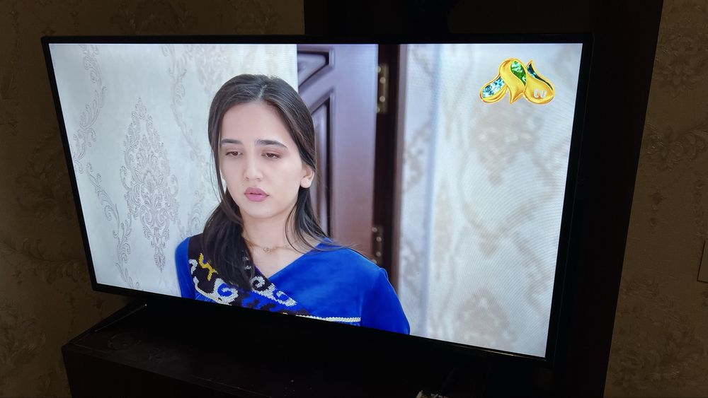 Продам телевизор smart  tv  42