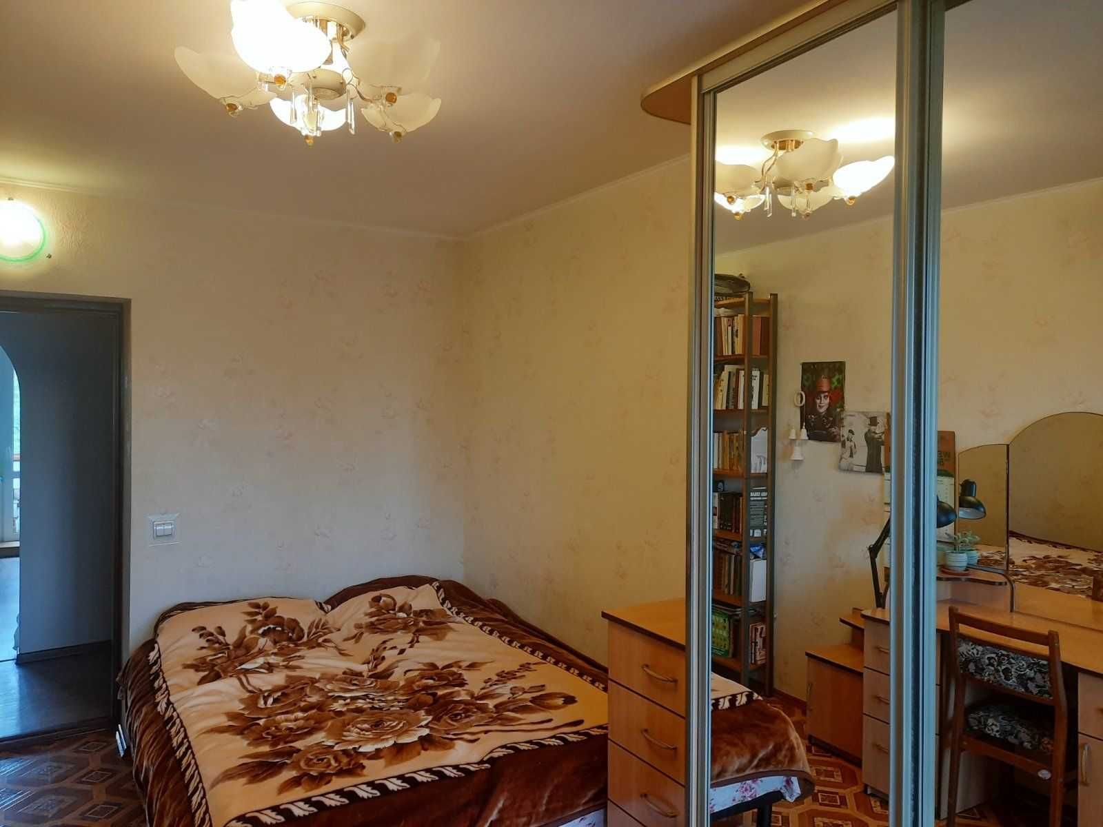 Продається 4 кімнатна квартира район Замостянський 8680
