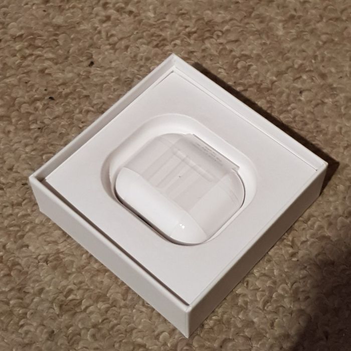 AirPods 3 with Wireless Charging Case