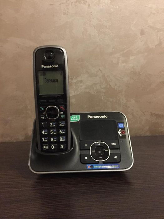 Телефон DECT с автоответчиком и АОН Panasonic KX-TG6621UA