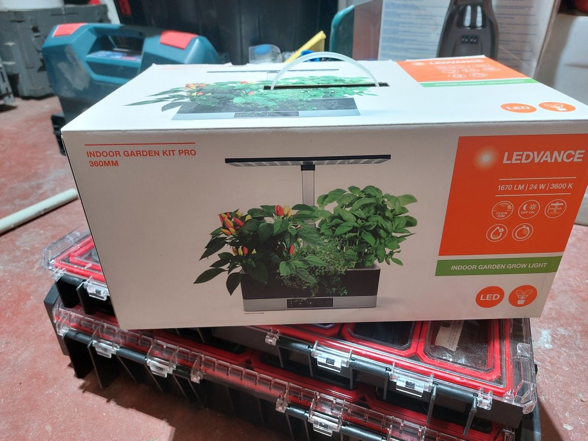 Zestaw lamp i nawadniania do hodowli ziół osram ledvance grow